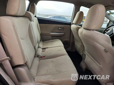 Zdjęcie 10 z 12 samochodu: 2012 TOYOTA PRIUS V TWO VIN:JTDZN3EU4C3074210 - miniatura