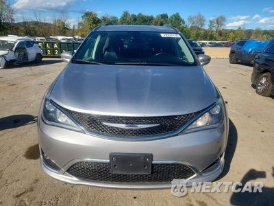Piąte zdjęcie samochodu w środku: 2019 CHRYSLER PACIFICA TOURING L VIN:2C4RC1BG3KR685392 - miniatura
