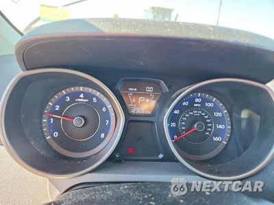 Zdjęcie 9 z 12 samochodu: 2016 HYUNDAI ELANTRA SE VIN:5NPDH4AE2GH729576 - miniatura