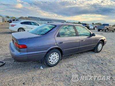 Trzecie zdjęcie samochodu z tyłu: 1999 TOYOTA CAMRY LE VIN:4T1BG22K4XU499687 - miniatura