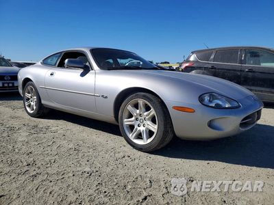 Czwarte zdjęcie samochodu z boku: 2000 JAGUAR XK8 VIN:SAJJA41C1YNA00836 - miniatura