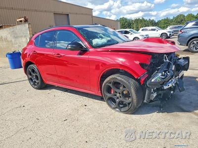 Czwarte zdjęcie samochodu z boku: 2025 ALFA ROMEO STELVIO TRIBUTO ITALIANO VIN:ZASPAKBN5S7D95343 - miniatura