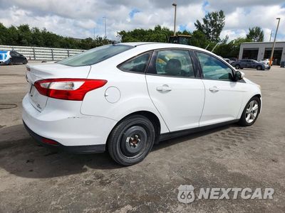 Trzecie zdjęcie samochodu z tyłu: 2013 FORD FOCUS SE VIN:1FADP3F2XDL159349 - miniatura