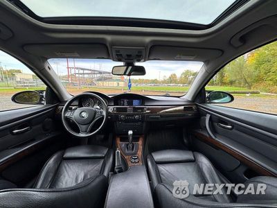 Zdjęcie 9 z 14 samochodu: 2009 BMW 335 XI VIN:WBAWC73559E270372 - miniatura