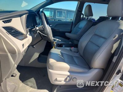 Zdjęcie 7 z 14 samochodu: 2020 TOYOTA SIENNA XLE 8-PASSENGER VIN:5TDYZ3DC3LS060886 - miniatura