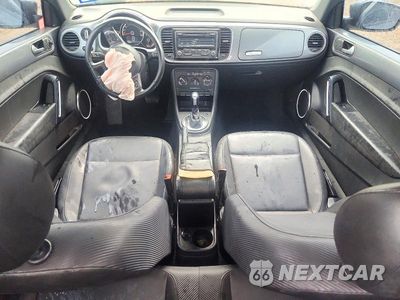 Zdjęcie 8 z 12 samochodu: 2014 VOLKSWAGEN BEETLE VIN:3VWJP7AT6EM602310 - miniatura