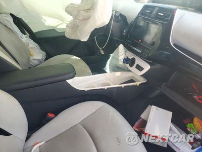 Zdjęcie 7 z 12 samochodu: 2017 TOYOTA PRIUS FOUR VIN:JTDKARFU6H3031347 - miniatura
