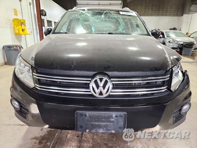 Piąte zdjęcie samochodu w środku: 2014 VOLKSWAGEN TIGUAN S VIN:WVGBV3AX0EW606566 - miniatura