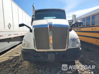 Piąte zdjęcie samochodu w środku: 2015 KENWORTH T680 SEMI TRUCK VIN:1XKYDP9X5FJ438794 - miniatura
