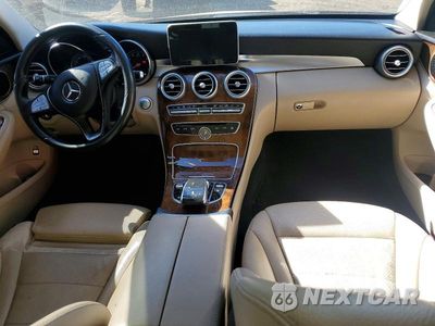 Zdjęcie 8 z 12 samochodu: 2016 MERCEDES-BENZ C 300 4MATIC VIN:55SWF4KB0GU117960 - miniatura