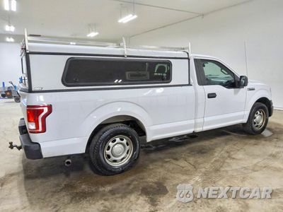 Trzecie zdjęcie samochodu z tyłu: 2017 FORD F150 VIN:1FTMF1C8XHKC30782 - miniatura