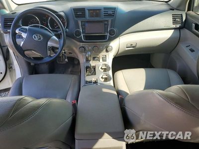 Zdjęcie 8 z 13 samochodu: 2013 TOYOTA HIGHLANDER SE VIN:5TDBK3EH1DS234492 - miniatura