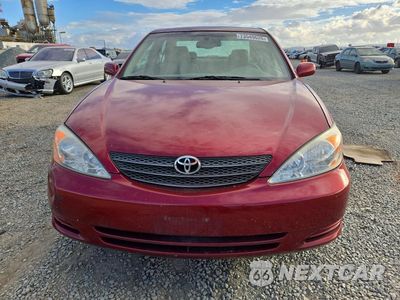 Piąte zdjęcie samochodu w środku: 2002 TOYOTA CAMRY XLE V6 VIN:JTDBF30K220018917 - miniatura