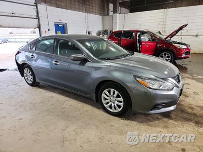 Czwarte zdjęcie samochodu z boku: 2018 NISSAN ALTIMA 2.5 S VIN:1N4AL3AP7JC245702 - miniatura
