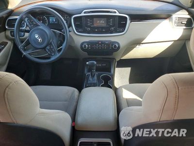 Zdjęcie 8 z 13 samochodu: 2017 KIA SORENTO LX V6 VIN:5XYPG4A57HG207017 - miniatura
