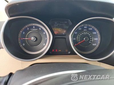 Zdjęcie 9 z 13 samochodu: 2013 HYUNDAI ELANTRA GLS VIN:KMHDH4AEXDU747420 - miniatura