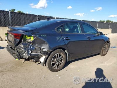 Trzecie zdjęcie samochodu z tyłu: 2024 KIA FORTE LXS VIN:3KPF24AD6RE733185 - miniatura