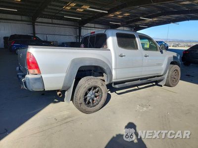 Trzecie zdjęcie samochodu z tyłu: 2013 TOYOTA TACOMA DOUBLE CAB PRERUNNER VIN:3TMJU4GN7DM142334 - miniatura