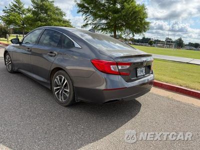 Trzecie zdjęcie samochodu z tyłu: 2019 HONDA ACCORD HYBRID VIN:1HGCV3F1XKA002546 - miniatura