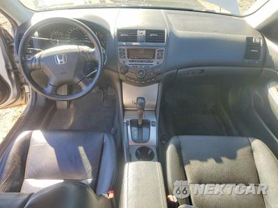 Zdjęcie 8 z 12 samochodu: 2007 HONDA ACCORD EX VIN:1HGCM66567A800962 - miniatura