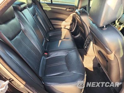 Zdjęcie 10 z 12 samochodu: 2013 CHRYSLER 300C VARVATOS VIN:2C3CCADT5DH693491 - miniatura