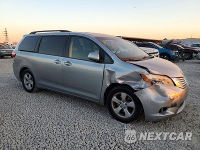 Czwarte zdjęcie samochodu z boku: 2017 TOYOTA SIENNA LE VIN:5TDKZ3DC2HS808203 - miniatura