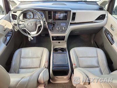 Zdjęcie 8 z 14 samochodu: 2015 TOYOTA SIENNA XLE 8-PASSENGER VIN:5TDYK3DCXFS627684 - miniatura