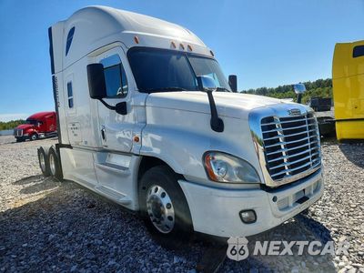 Czwarte zdjęcie samochodu z boku: 2015 FREIGHTLINER CASCADIA 125 VIN:3AKJGLD53FSGD8463 - miniatura
