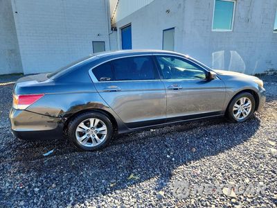 Trzecie zdjęcie samochodu z tyłu: 2011 HONDA ACCORD SE VIN:1HGCP2F61BA115771 - miniatura