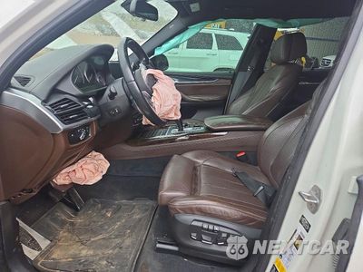 Zdjęcie 7 z 12 samochodu: 2014 BMW X5 XDRIVE50I VIN:5UXKR6C53E0J73543 - miniatura