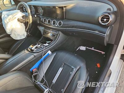Zdjęcie 8 z 12 samochodu: 2018 MERCEDES-BENZ E 300 VIN:WDDZF4JB2JA311038 - miniatura