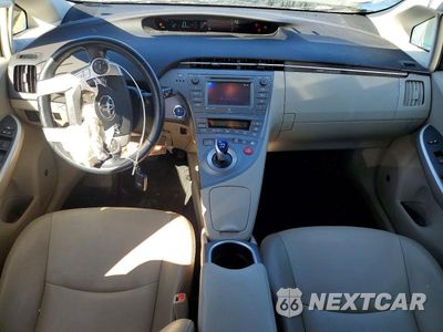 Zdjęcie 8 z 12 samochodu: 2014 TOYOTA PRIUS FOUR VIN:JTDKN3DU6E0383958 - miniatura