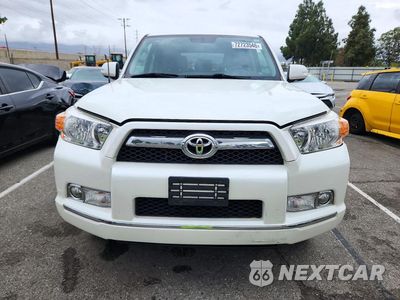 Piąte zdjęcie samochodu w środku: 2011 TOYOTA 4RUNNER SR5 VIN:JTEZU5JR1B5026615 - miniatura