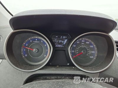 Zdjęcie 9 z 12 samochodu: 2014 HYUNDAI ELANTRA SE VIN:KMHDH4AE1EU155213 - miniatura