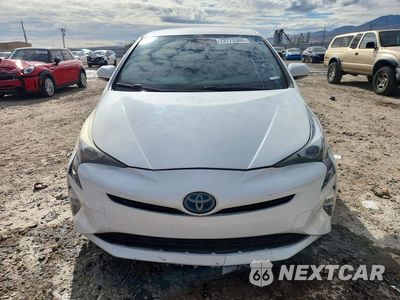Piąte zdjęcie samochodu w środku: 2016 TOYOTA PRIUS THREE TOURING VIN:JTDKARFU9G3021975 - miniatura