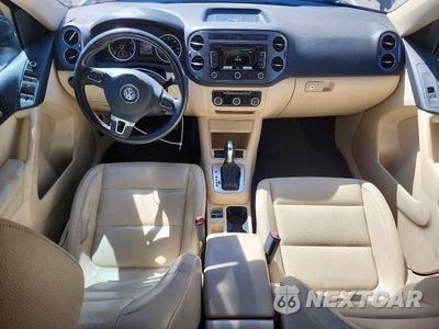 Zdjęcie 8 z 13 samochodu: 2012 VOLKSWAGEN TIGUAN S VIN:WVGAV7AX3CW532026 - miniatura