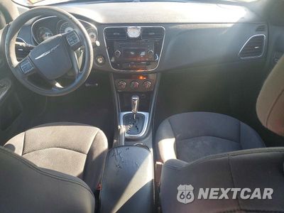 Zdjęcie 8 z 12 samochodu: 2013 CHRYSLER 200 LX VIN:1C3CCBAB8DN698743 - miniatura