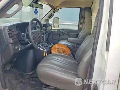Zdjęcie 7 z 12 samochodu: 2021 GMC SAVANA BOX TRUCK VIN:7GZ37TC73MN009502 - miniatura