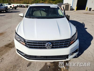 Piąte zdjęcie samochodu w środku: 2019 VOLKSWAGEN PASSAT WOLFSBURG VIN:1VWLA7A30KC001630 - miniatura