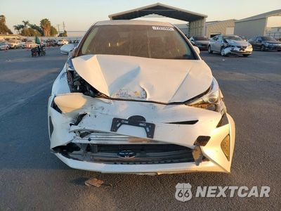Piąte zdjęcie samochodu w środku: 2016 TOYOTA PRIUS TWO ECO VIN:JTDKARFU0G3023890 - miniatura