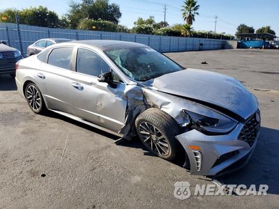 Czwarte zdjęcie samochodu z boku: 2021 HYUNDAI SONATA LIMITED VIN:5NPEH4J22MH069772 - miniatura