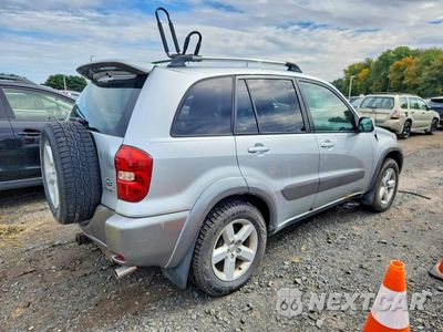 Trzecie zdjęcie samochodu z tyłu: 2005 TOYOTA RAV4 BASE VIN:JTEHD20V250056555 - miniatura