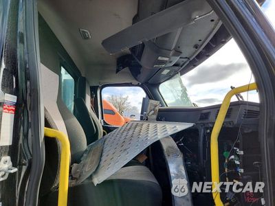 Zdjęcie 8 z 12 samochodu: 2022 FREIGHTLINER CASCADIA 126 SEMI TRUCK VIN:3AKJHLDRXNSNF0182 - miniatura