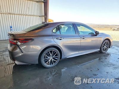 Trzecie zdjęcie samochodu z tyłu: 2024 TOYOTA CAMRY SE VIN:4T1G11AK3RU910244 - miniatura