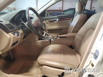 Zdjęcie 7 z 13 samochodu: 2011 MERCEDES-BENZ C 300 VIN:WDDGF5EB7BA528979 - miniatura