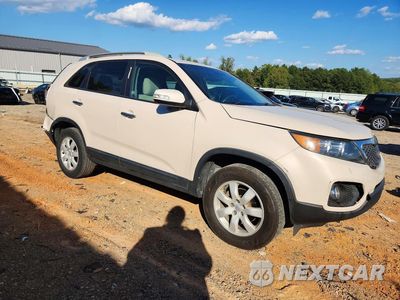 Czwarte zdjęcie samochodu z boku: 2011 KIA SORENTO VIN:5XYKT3A13BG125614 - miniatura