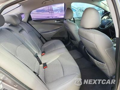 Zdjęcie 10 z 12 samochodu: 2011 HYUNDAI SONATA SE VIN:5NPEC4AC8BH289115 - miniatura