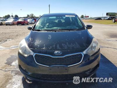 Piąte zdjęcie samochodu w środku: 2016 KIA FORTE EX VIN:KNAFZ4A88G5570544 - miniatura