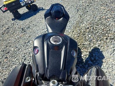 Piąte zdjęcie samochodu w środku: 2017 HONDA CBR1000 RR VIN:JH2SC7706HK000123 - miniatura