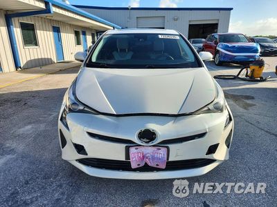Piąte zdjęcie samochodu w środku: 2017 TOYOTA PRIUS THREE VIN:JTDKARFU3H3049322 - miniatura